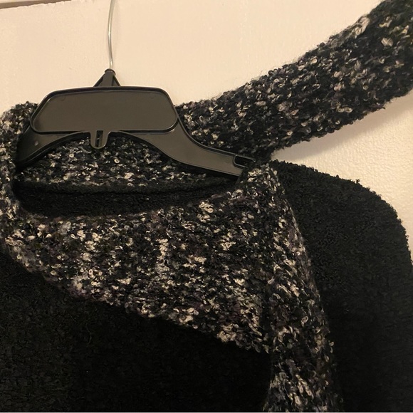 Soft acrylic poncho. Black with black, grey and white fringe. - Picture 3 of 4